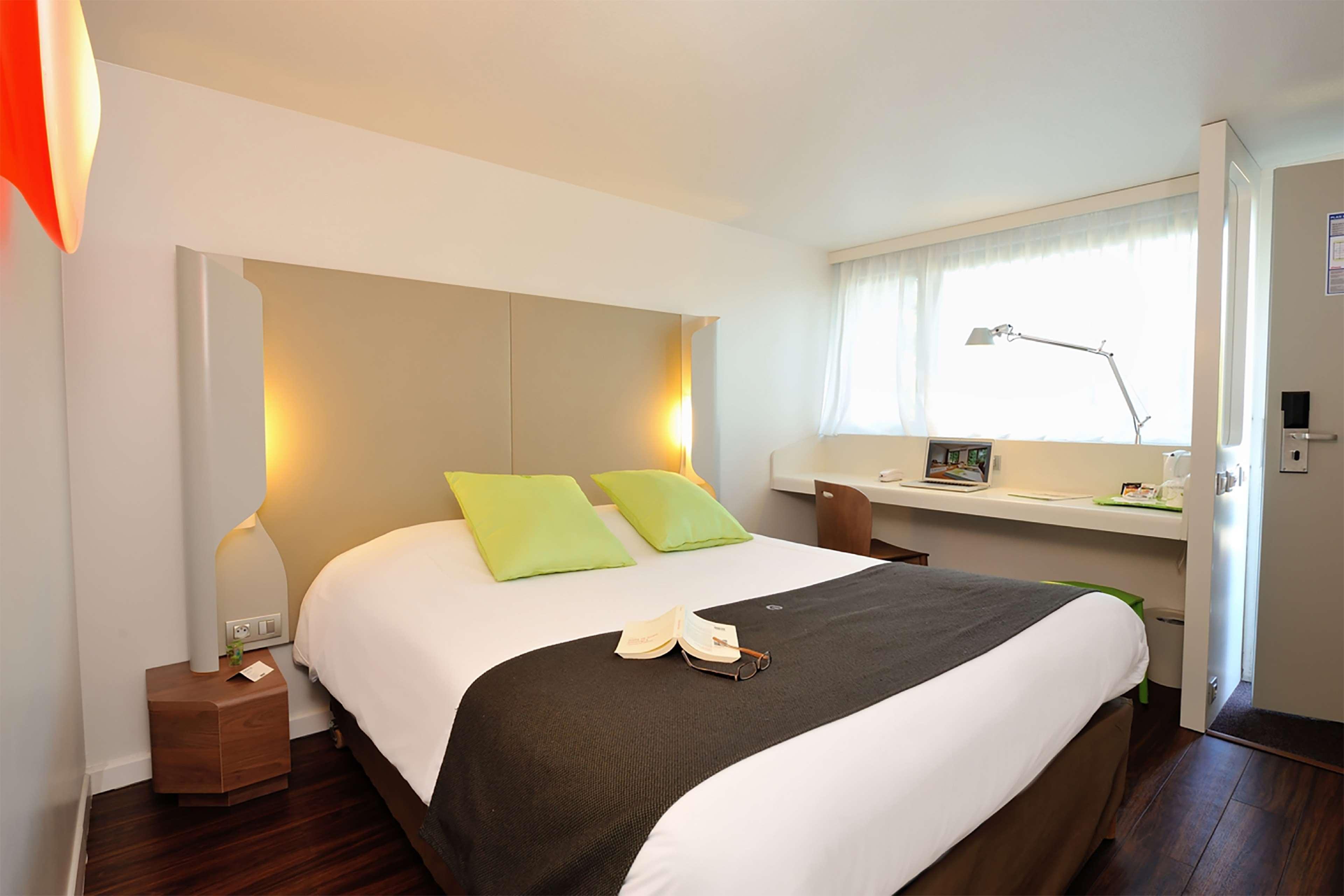 Campanile Roissy - Saint Witz Hotel Bagian luar foto