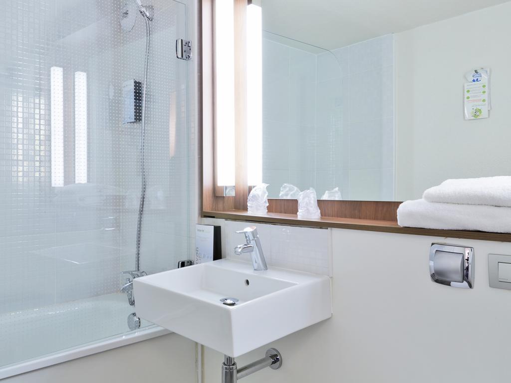 B&B Hotel Roissy - Saint Witz Ex-Campanile Roissy - Saint Witz Bagian luar foto